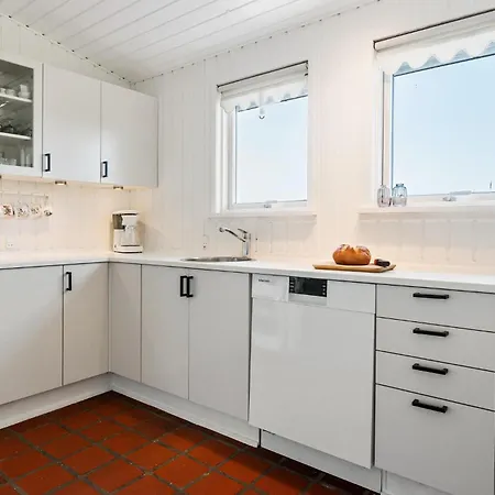 3 Bedroom Stunning In *