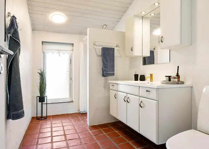 בית נופש 3 Bedroom Stunning In לוקן